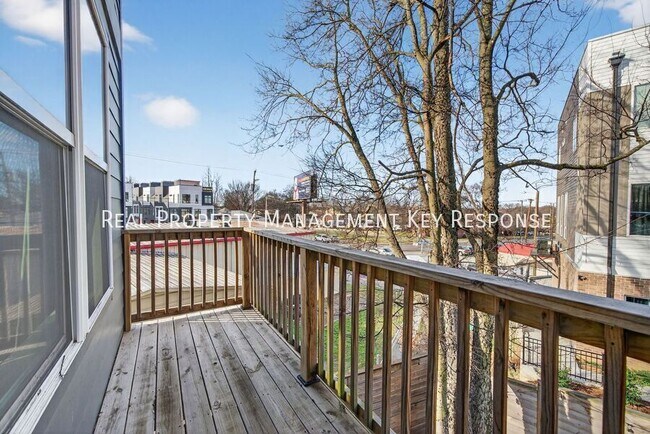 Building Photo - 2109 23rd Ave N