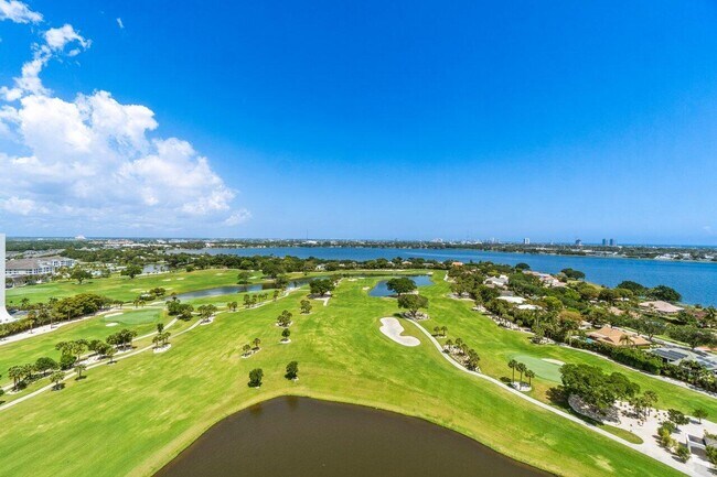 Building Photo - 1900 Consulate Pl