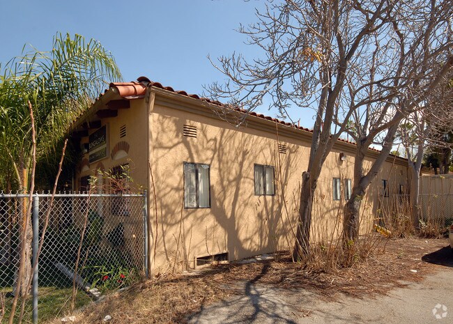 Building Photo - 3036 Shrine Place