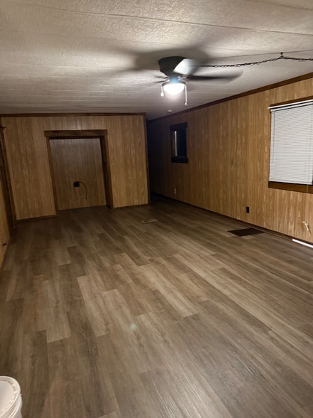 Building Photo - 7674 Pine Branch Rd