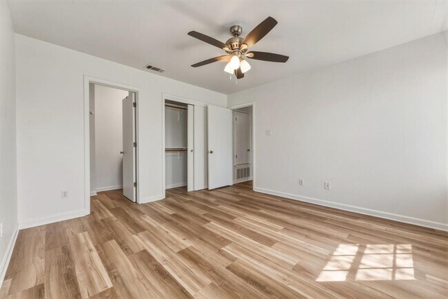 Building Photo - 2908 Whisper Oaks Ln