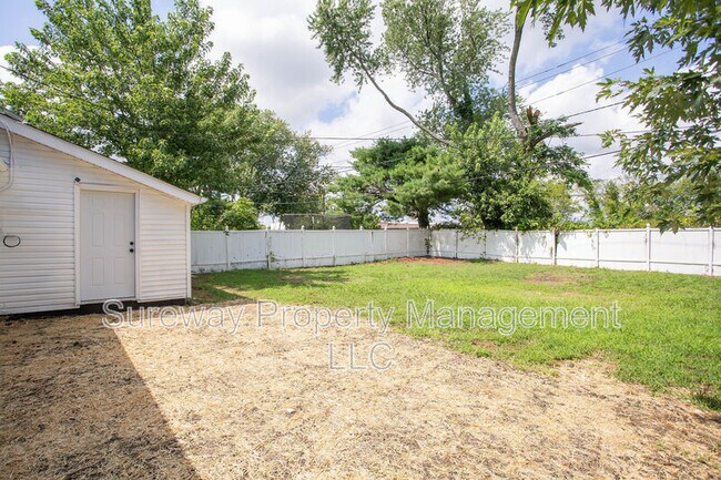 Building Photo - 73 Somerset Dr