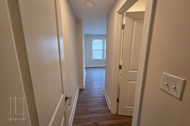 Building Photo - 1257 N 6th St