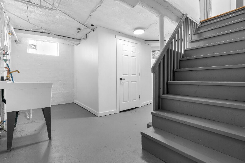 Building Photo - 609 Owens St