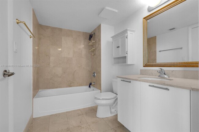 Building Photo - 1800 N Bayshore Dr