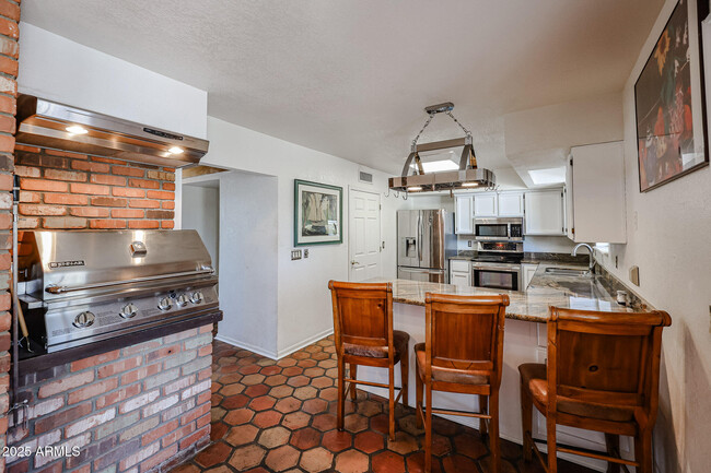 Building Photo - 8531 W Pinnacle Peak Rd