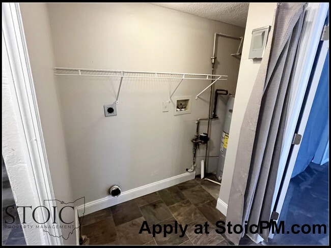 Building Photo - 1639 Butterfly Ct