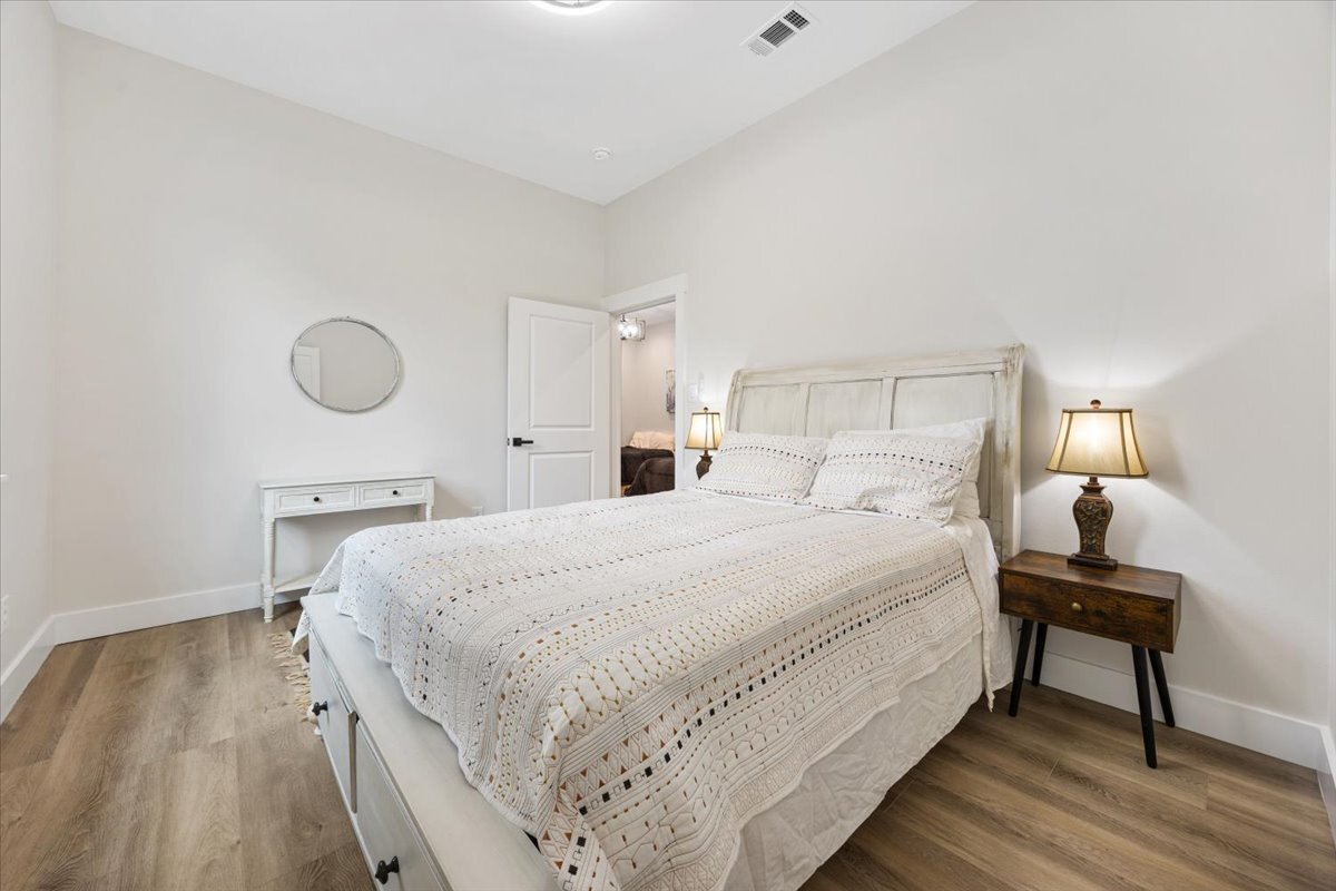 Building Photo - 2522 Park Row Ave