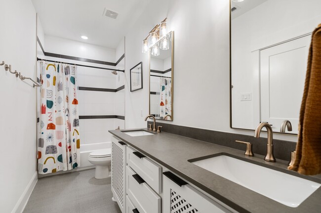 Building Photo - 6626 Saxet St