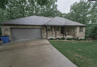 Building Photo - 5 Arden Cir