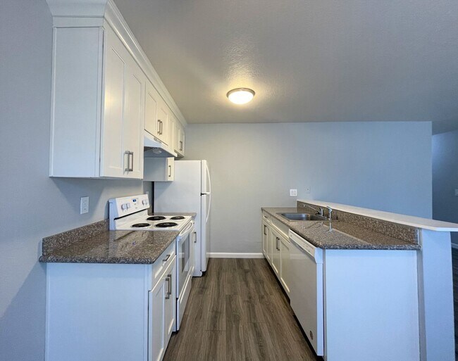 Interior Photo - Coral Oaks
