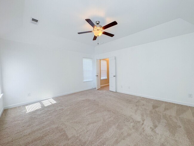 Building Photo - 829 Bellingham Way