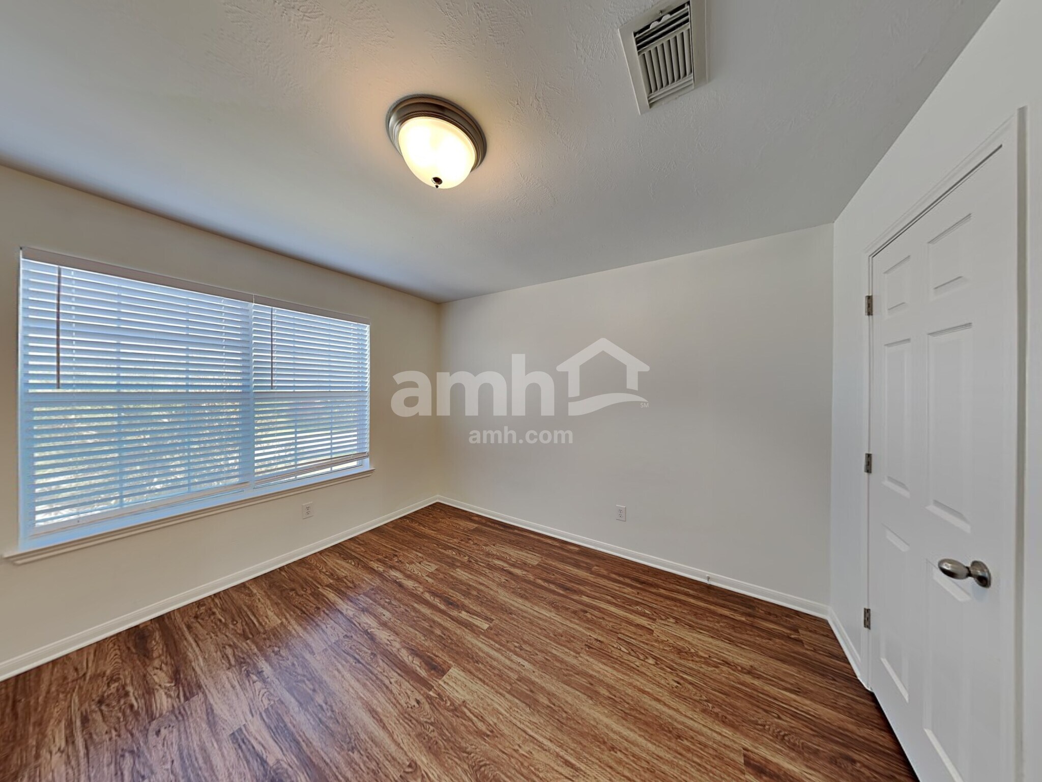 Building Photo - 8339 Loetsch Ridge Way