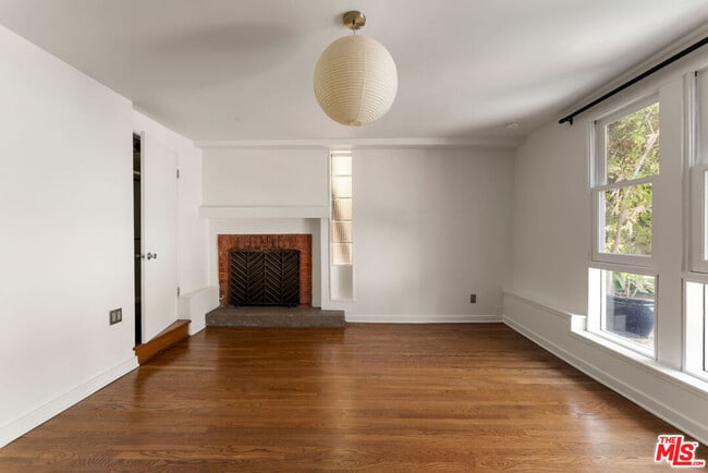 Building Photo - 1530 Elevado St