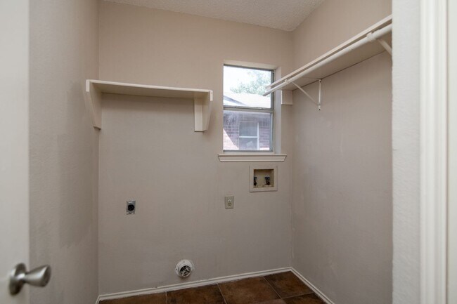 Building Photo - Great Home in Mansfield, Tx