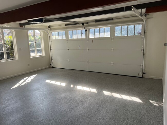 Building Photo - Private 3 Bedroom In Carpinteria