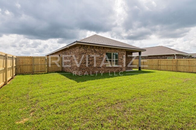 Building Photo - 13330 Shea Cir