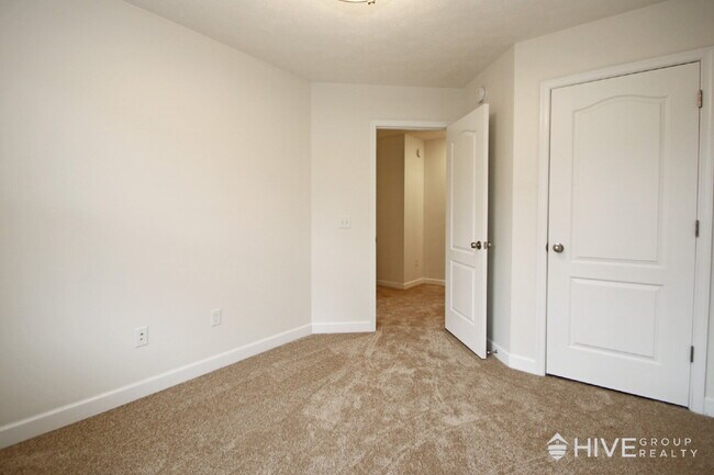 Building Photo - Modern 3BR Townhouse with Private Backyard – Ready to Rent!