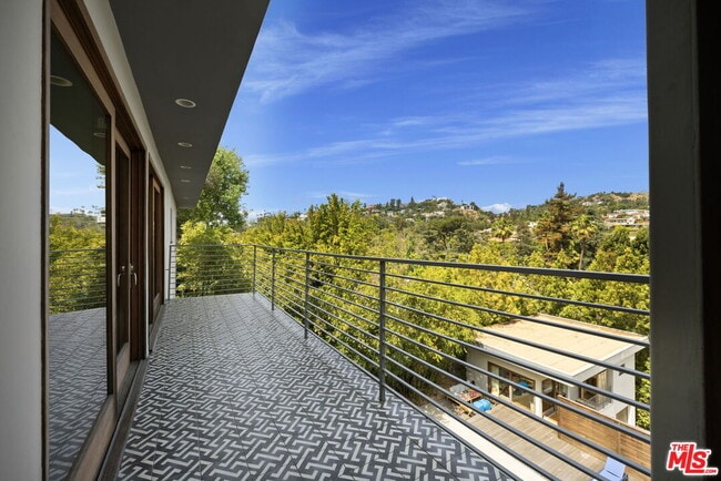 Building Photo - 2035 De Mille Dr
