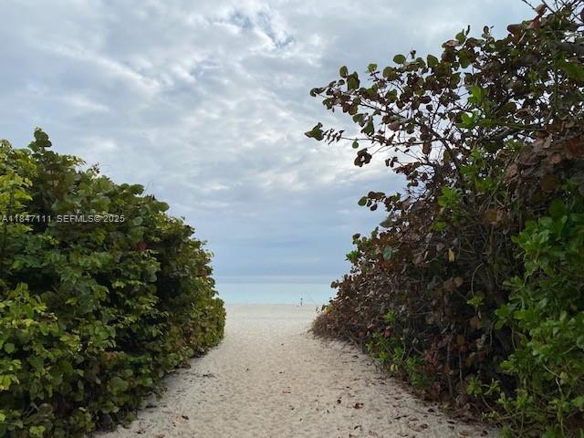 Building Photo - 9225 Collins Ave