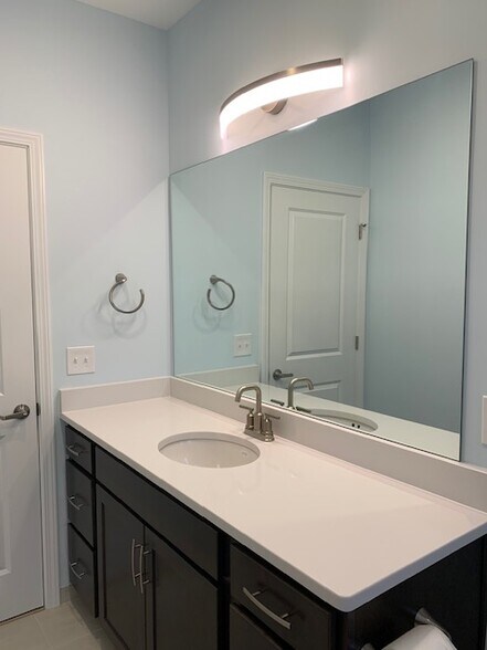 Building Photo - 2451 Thurman Ave