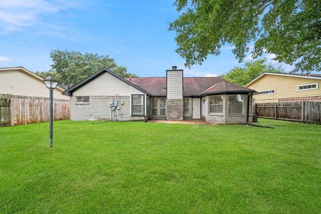 Building Photo - 22039 Rivermead Dr