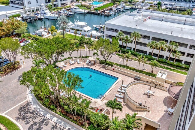Building Photo - 4740 S Ocean Blvd