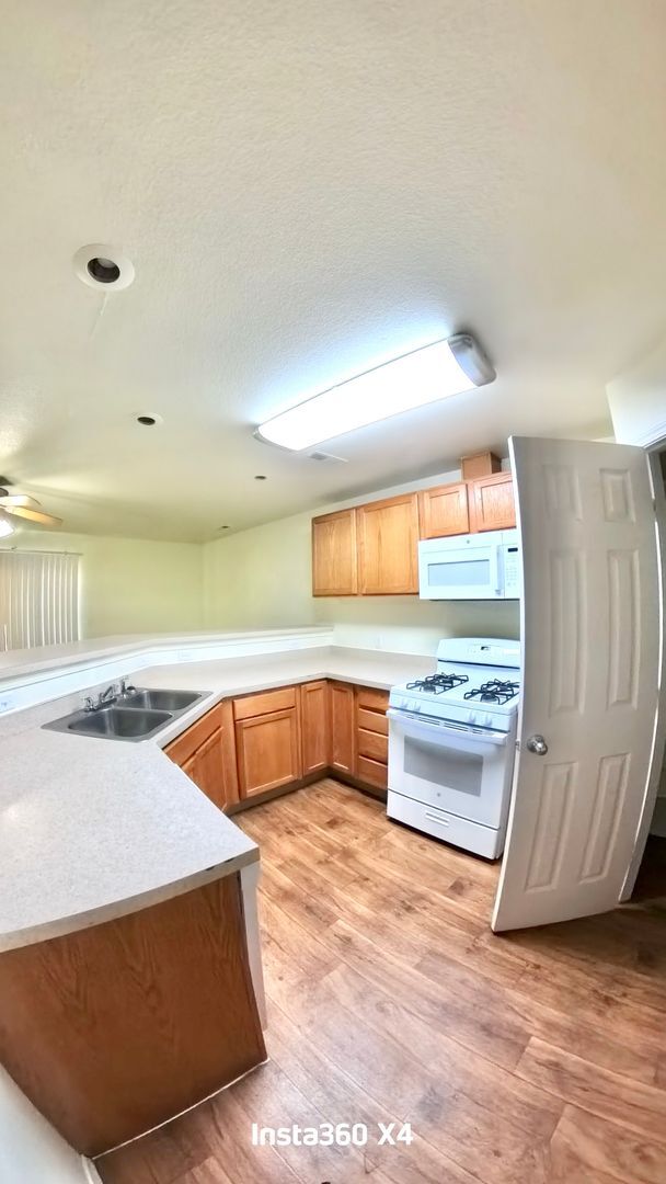 Building Photo - 2928 Main St