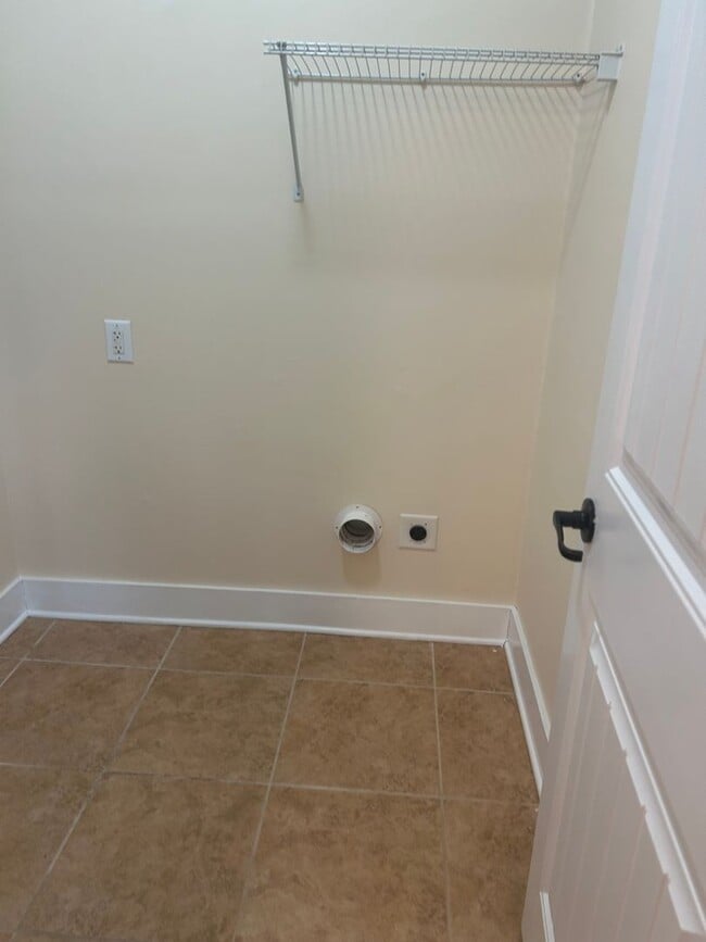 Building Photo - Kenilworth Area Rental!