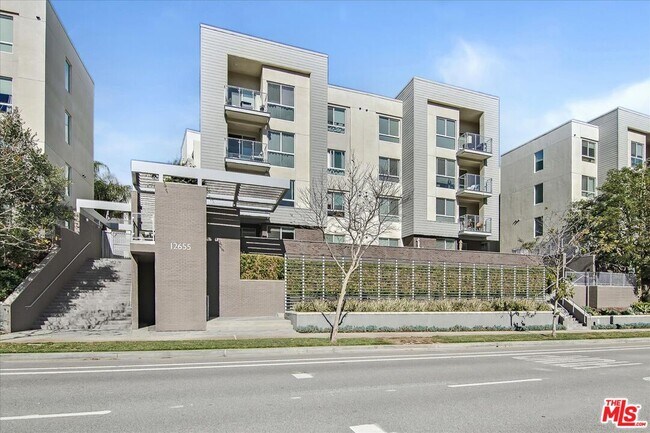 Building Photo - 12655 Bluff Creek Dr