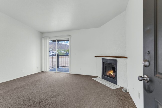 Building Photo - 10815 N 15th Ln