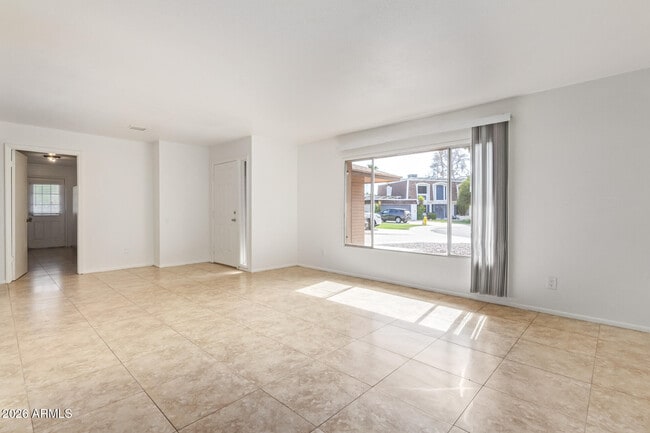 Building Photo - 3929 S Pine St