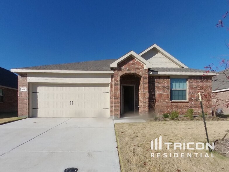 Building Photo - 509 Macdonald Wy