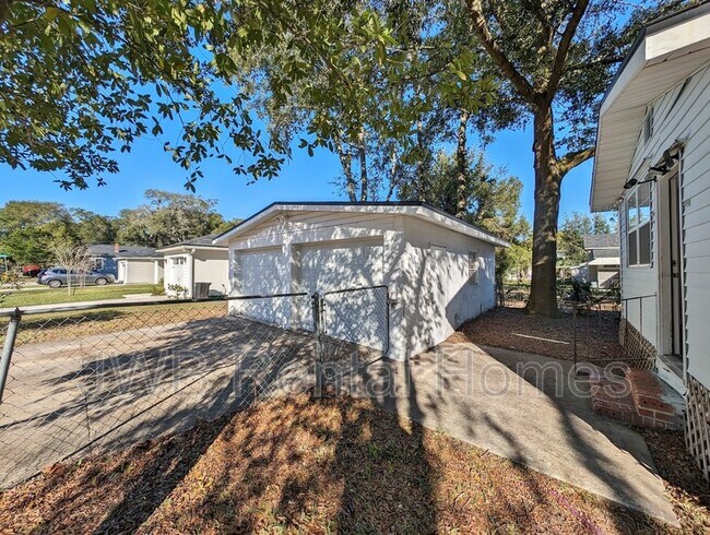 Building Photo - 7304 Buffalo Ave