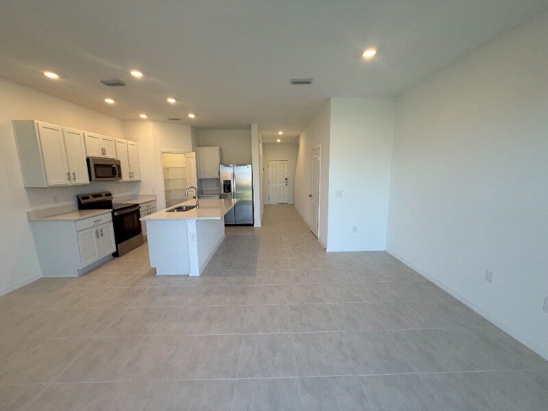 Building Photo - 7753 Waterscape Dr
