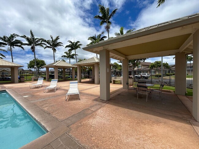 Building Photo - Bright & Airy 3-Bedroom Townhome in Ewa Be...