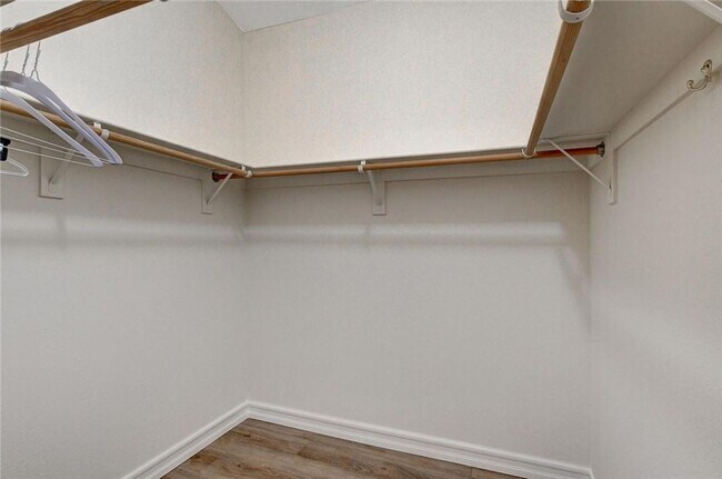 Building Photo - IMMACULATE FURNISHED 3BEDROOM GREEN VALLEY BEAUTY!