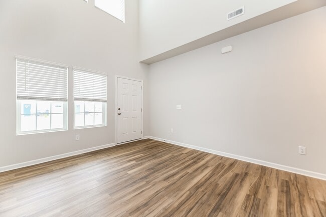 Building Photo - 2804 Summer Townes Wy