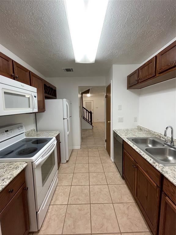 Building Photo - 17315 Saturn Ln