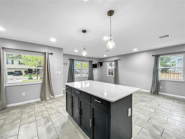 Building Photo - 6809 S Himes Ave