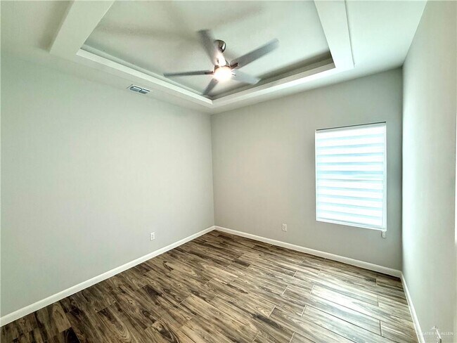 Building Photo - 11 West Dr