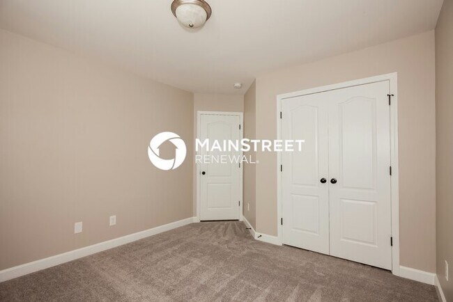 Building Photo - 3 Bedroom Pet-Friendly Home in Huntersville, NC with Main Street Renewal