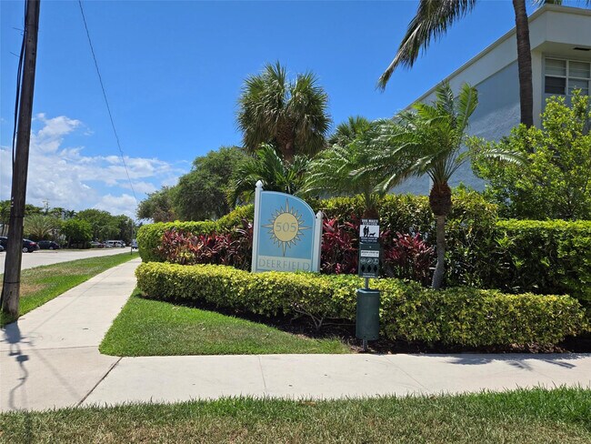 Building Photo - 505 NE 20th Ave