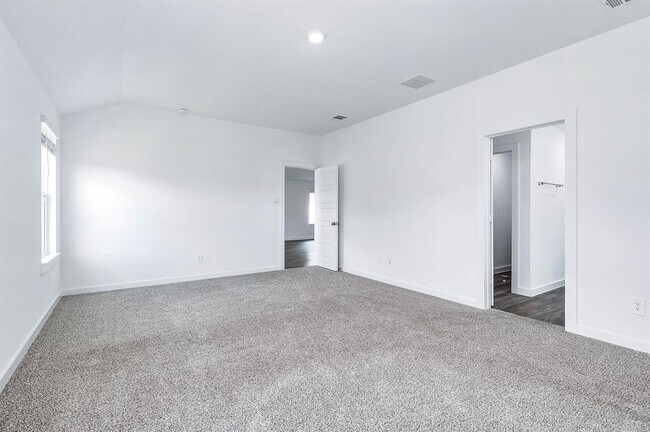 Building Photo - 1122 Fringed Bluestar Dr