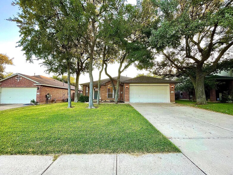 Building Photo - 3468 Flowstone Ln