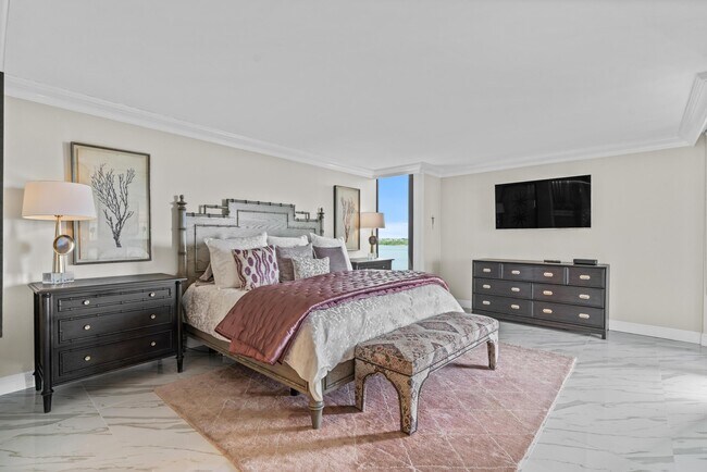 Building Photo - 5550 N Ocean Dr