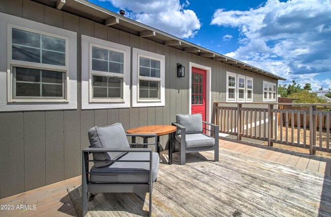 Building Photo - 258 S Sutherland St