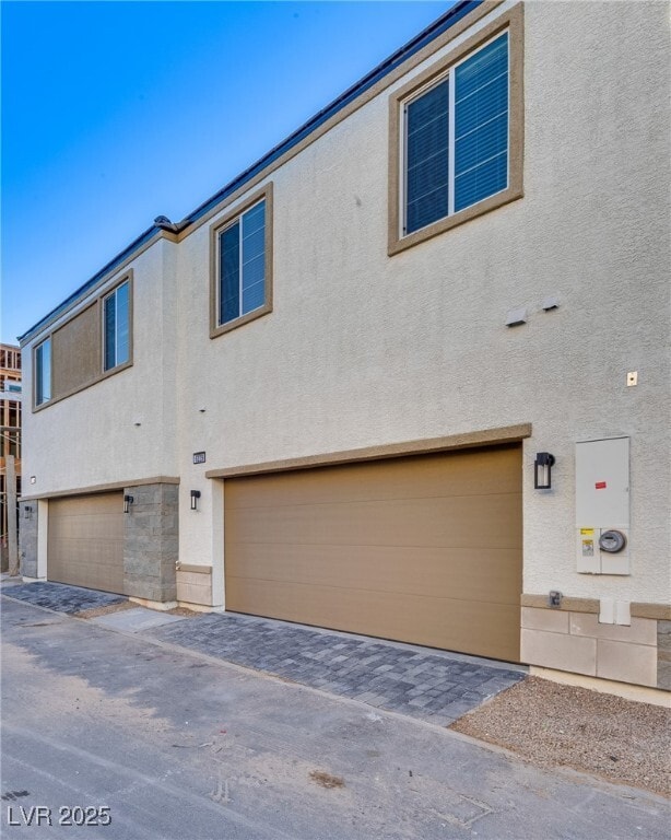 Building Photo - 6229 Dolosonte St