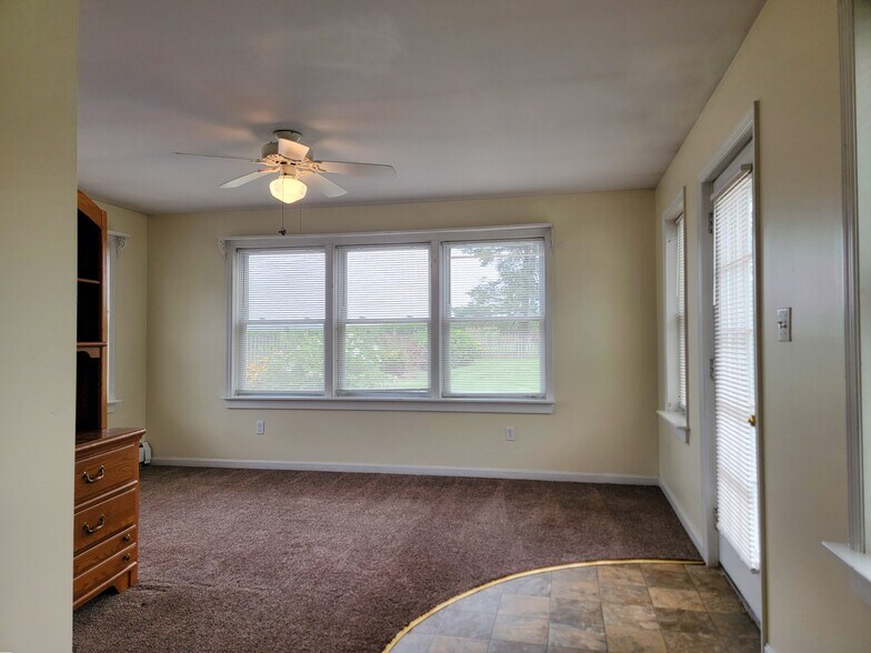 Building Photo - 10 N Farmersville Rd