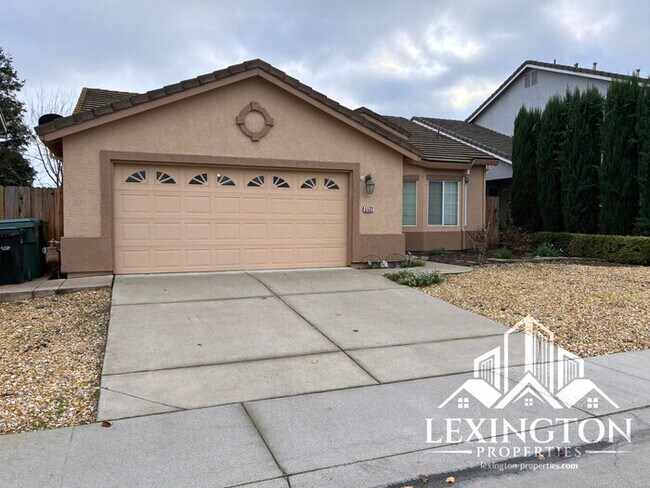 Building Photo - Updated 3 Bedroom, 2 Bathroom, Single-Story Home in Antelope!